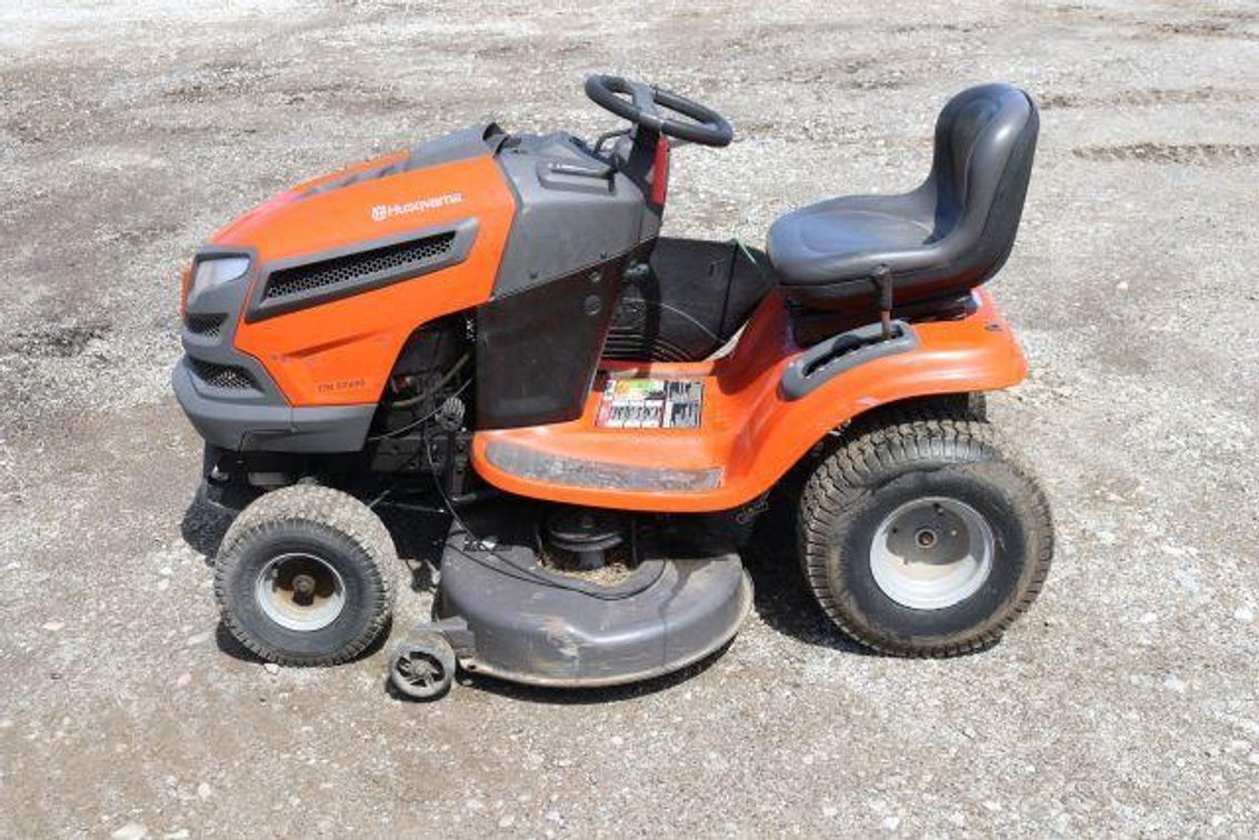 HUSQVARNA YTH22V46 RIDING MOWER (16)