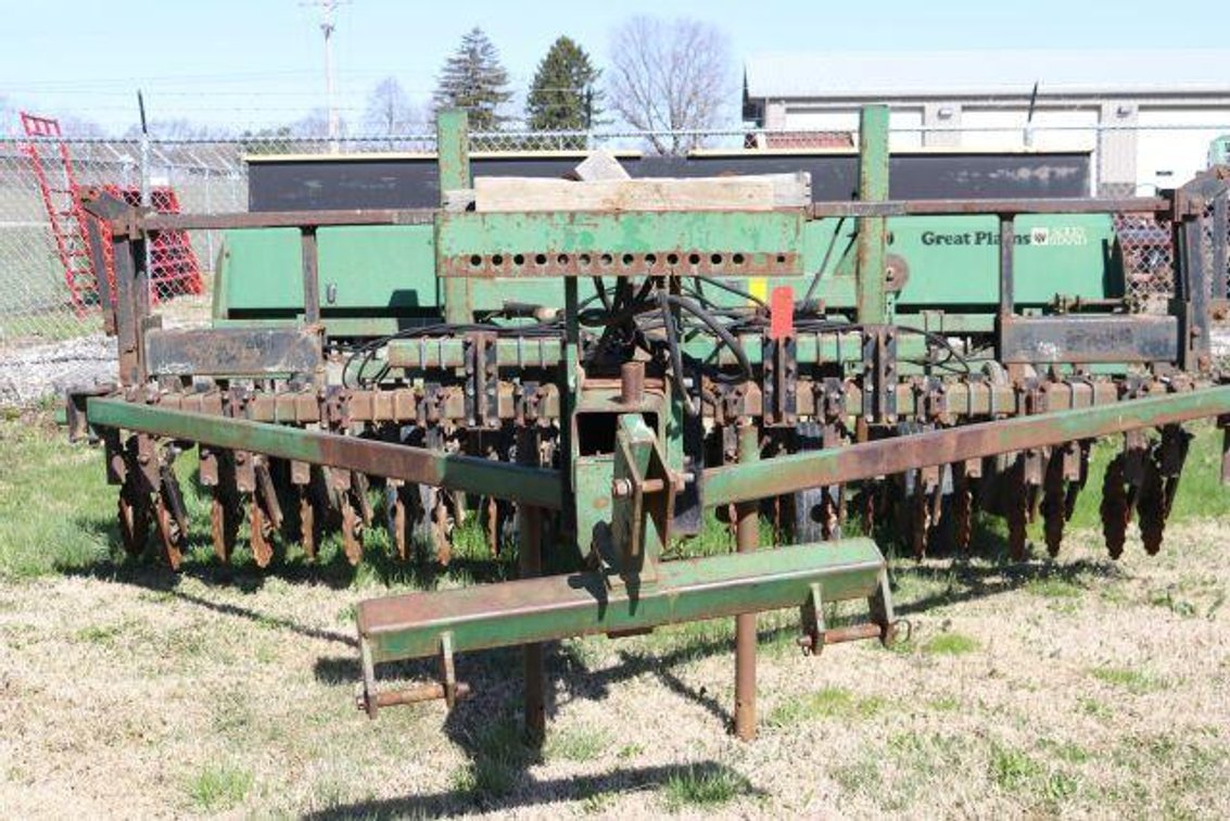 GREAT PLAINS SOLID STAND 15 DRILL (46)