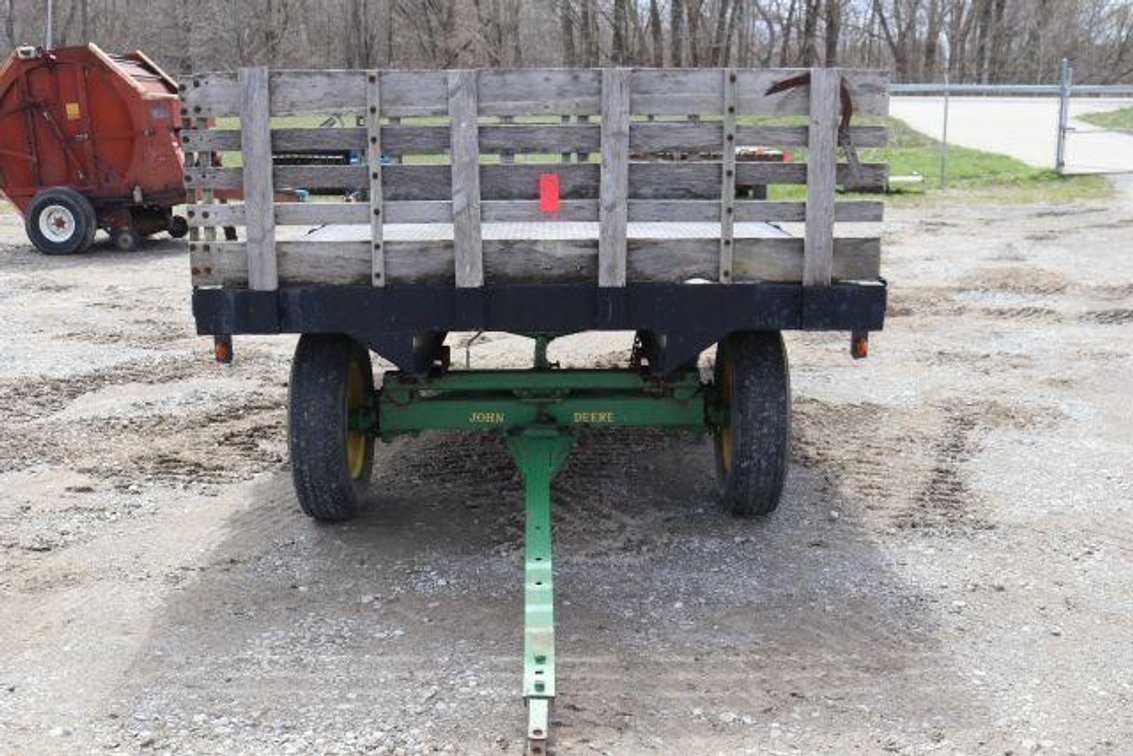 JOHN DEERE METAL DECK HAY WAGON (37)
