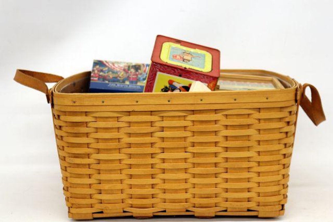 LONGABERGER HOSTESS MEDIUM WASH DAY BASKET 