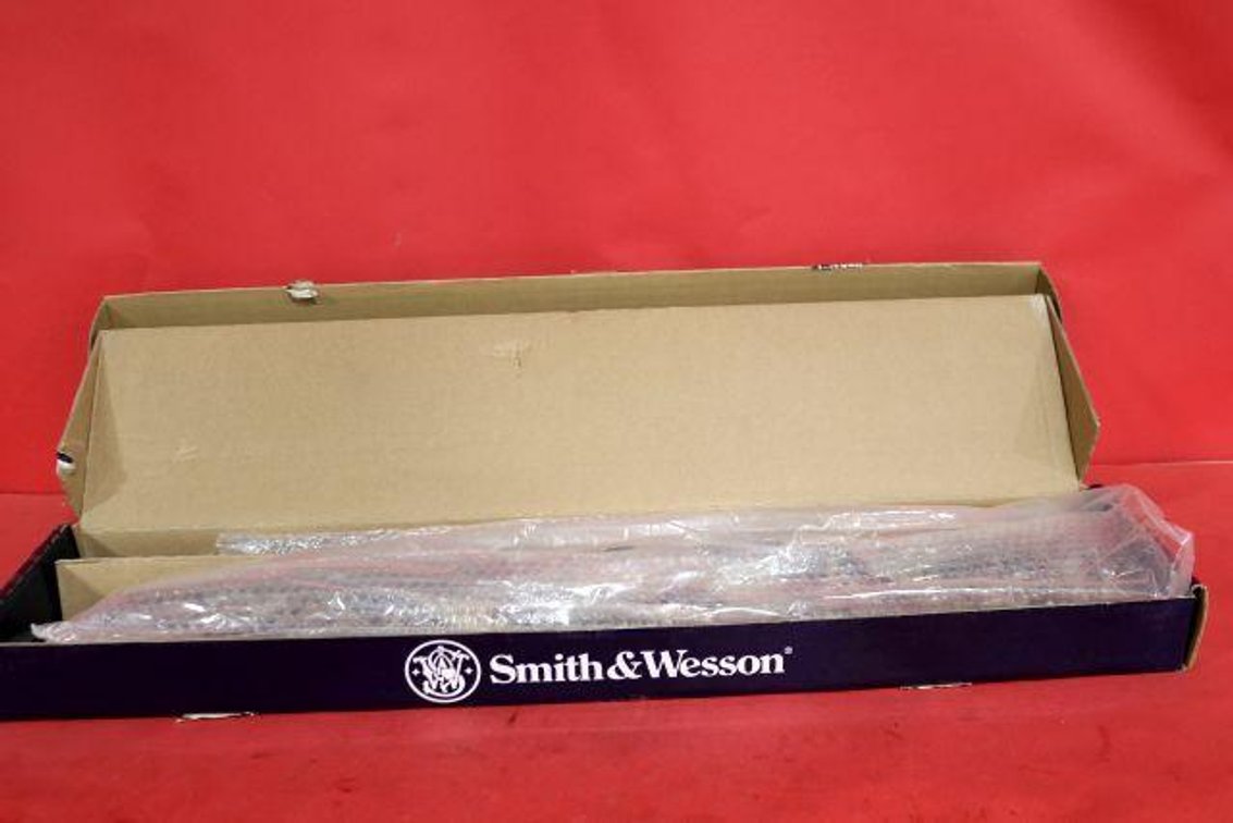 SMITH AND WESSON MODEL 1012 12G SHOTGUN 