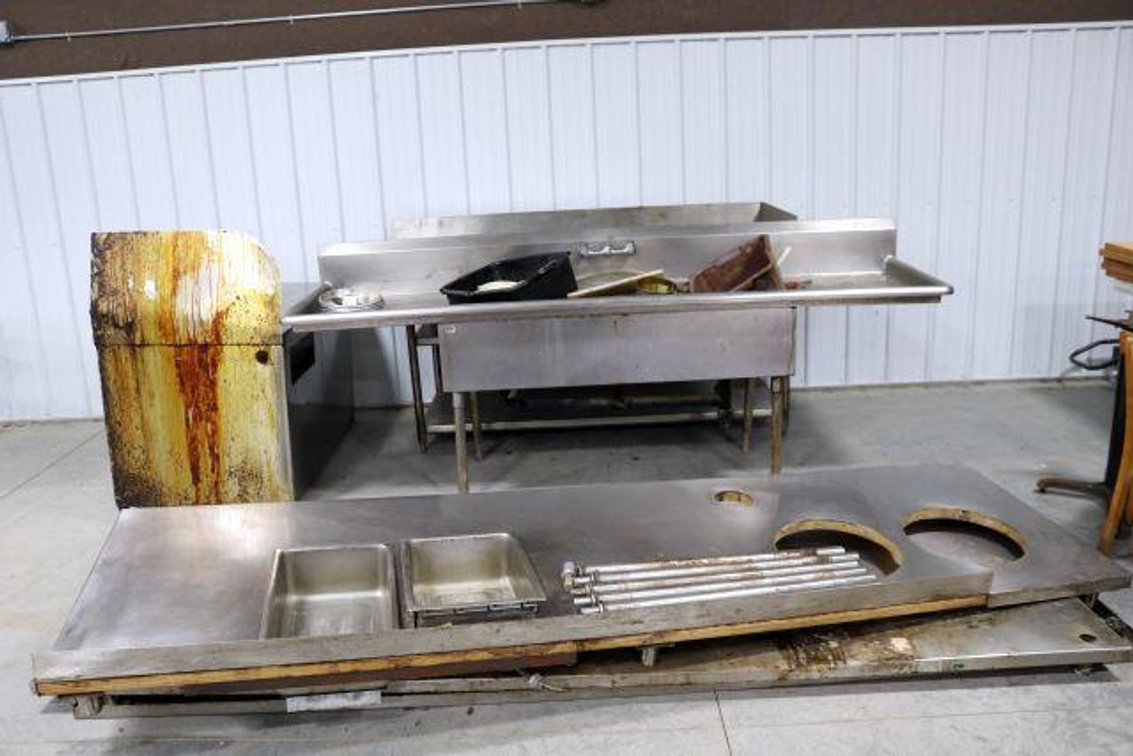 SINK AND STAINLESS TOPS