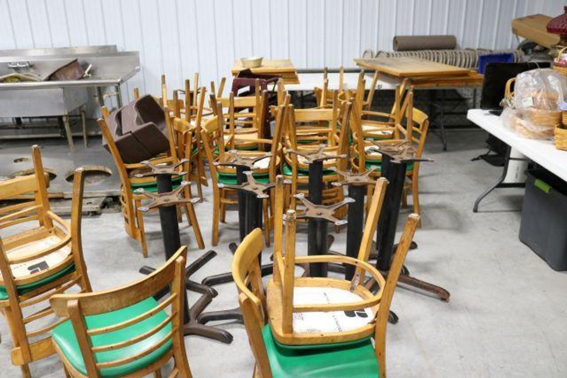 RESTAURANT SEATING