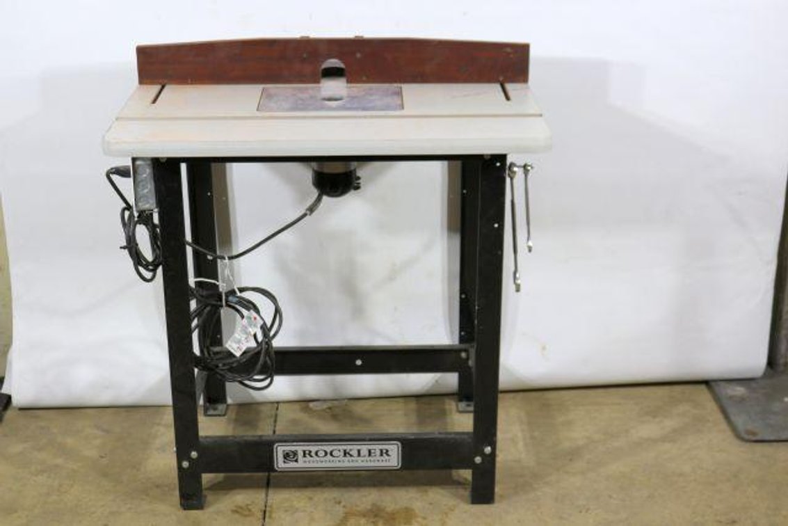 ROUTER AND TABLE