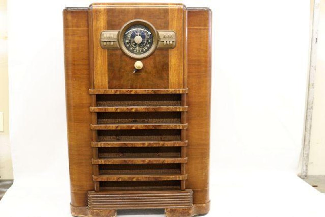 OLD ZENITH RADIO 