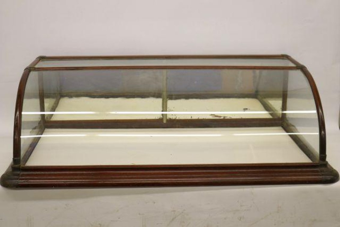 CURVED GLASS MAHOGANY DISPLAY CASE 