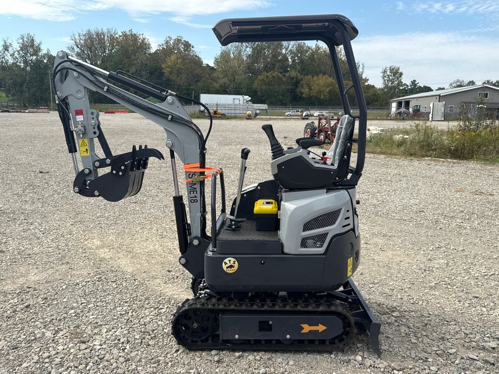 ME18 MINI EXCAVATOR