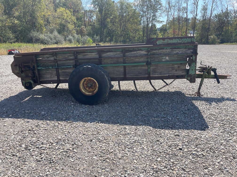 JD 54 MANURE SPREADER