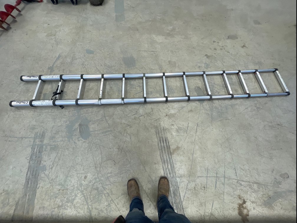 TELESCOPING LADDER
