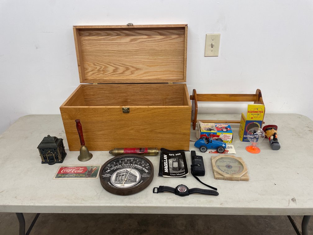 VINTAGE COLLECTIBLES