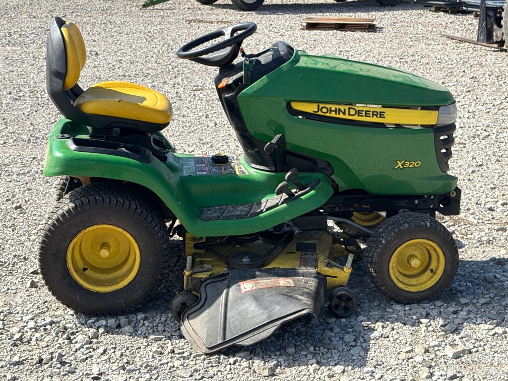 JD X320 MOWER