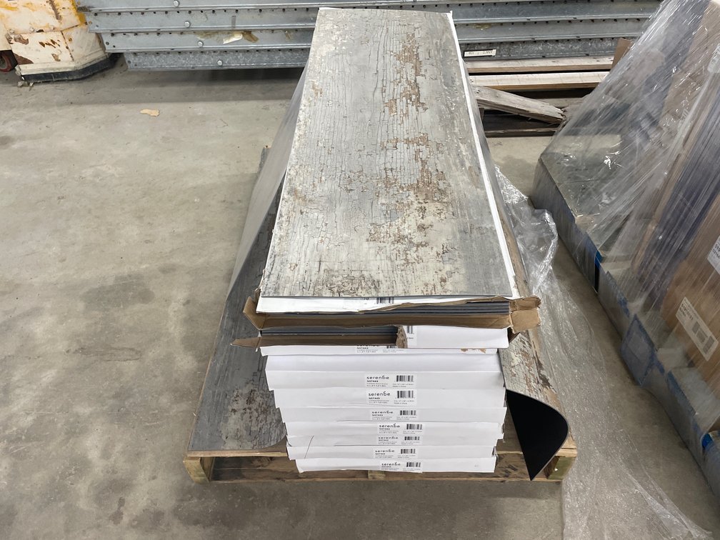 CRACKED WOOD GRAVEL FLOORING