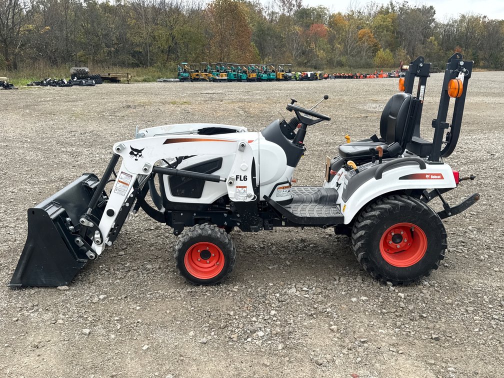 BOBCAT 1025 TRACTOR
