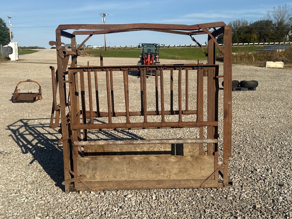 CATTLE CHUTE