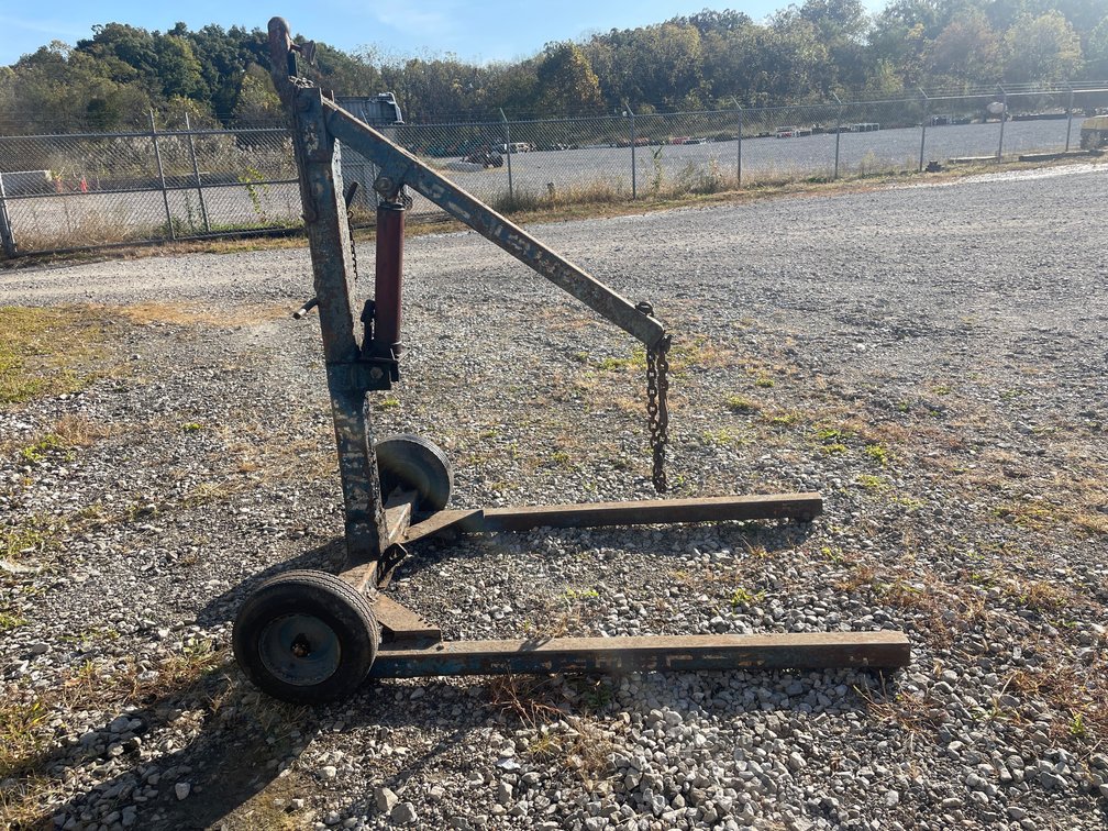 ENGINE HOIST
