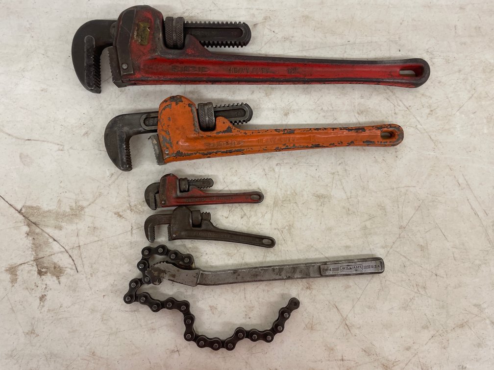 PIPE WRENCHES