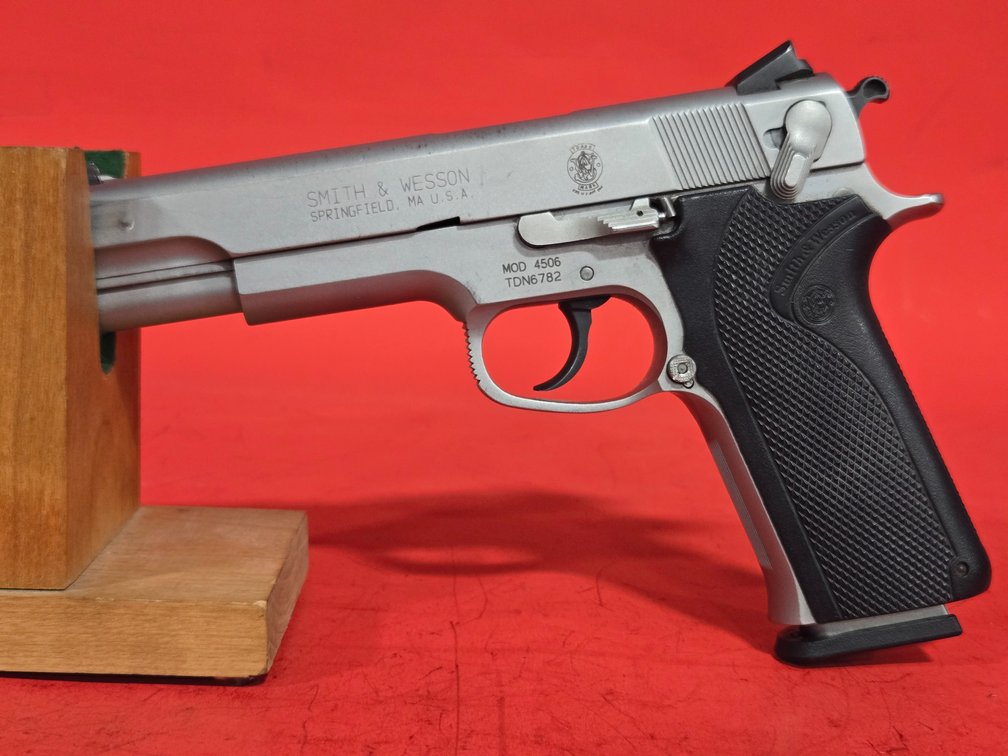Smith & Wesson 4506