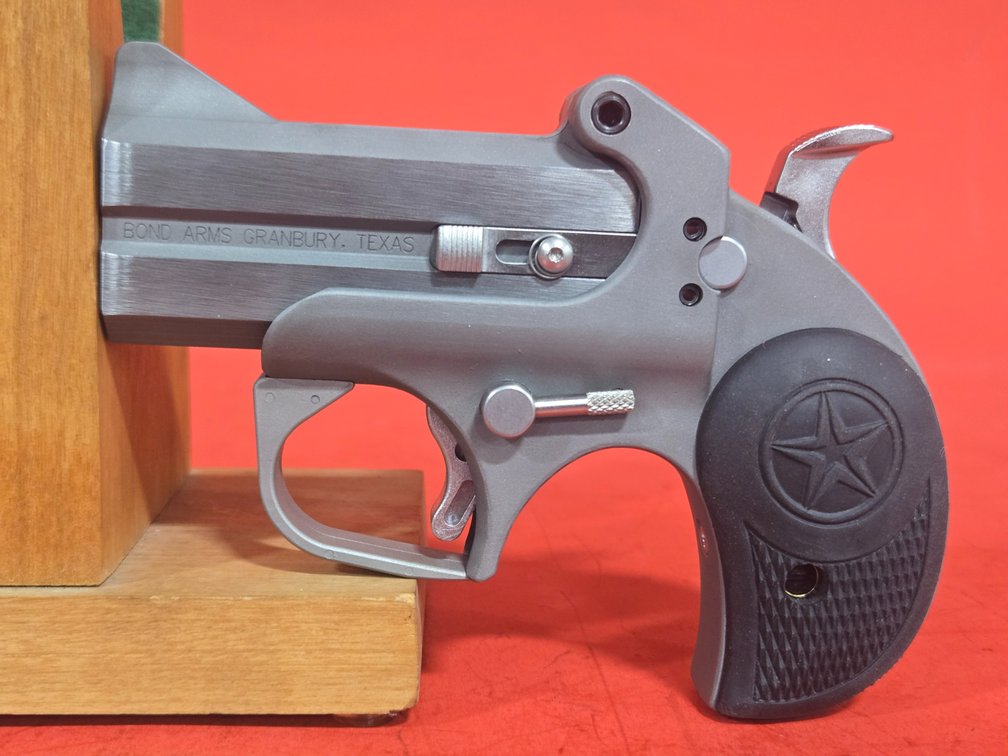 BOND ARMS ROUGH & ROWDY