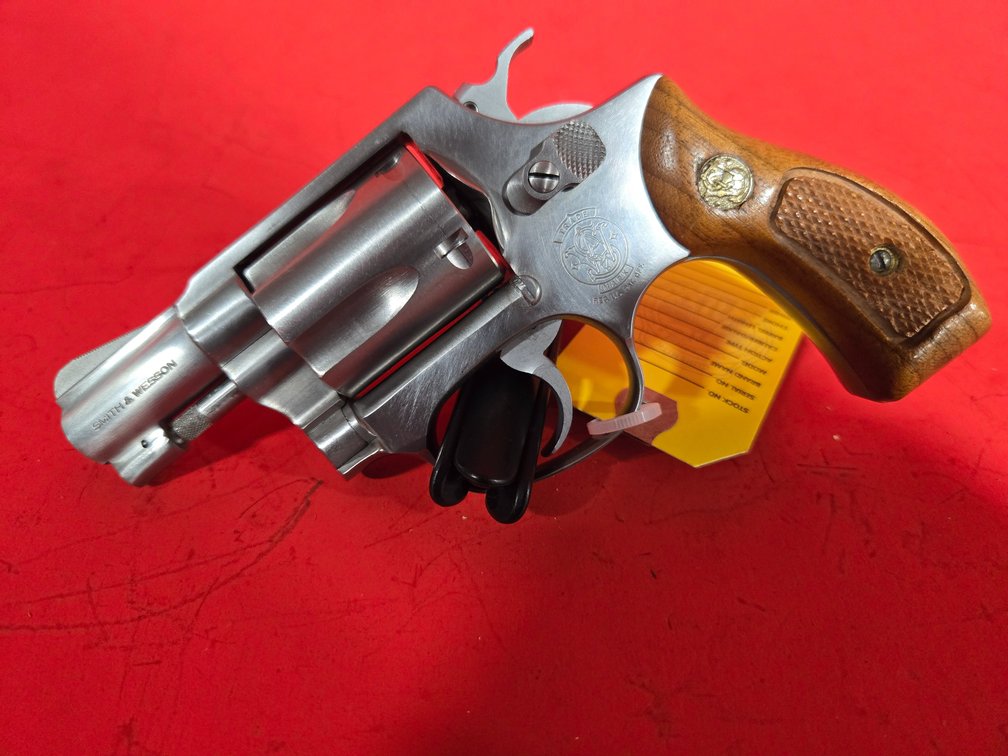 Smith & Wesson 60