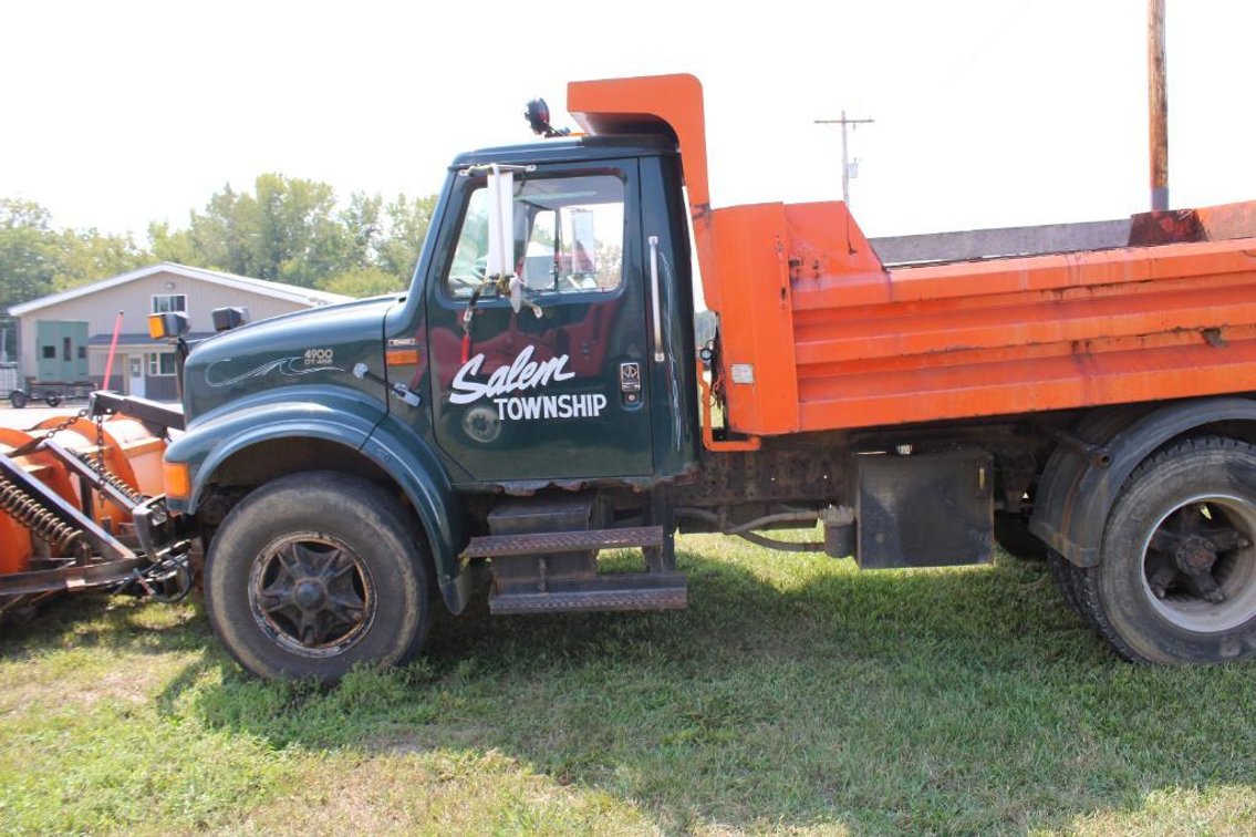1997 International 4900 Truck, VIN # 1HTSDAAP3VH444239