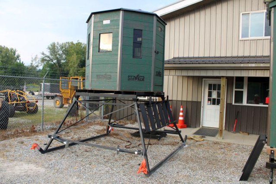 STRYKER BOWHUNTING BLIND
