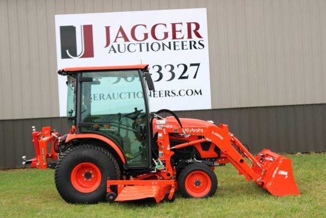 KUBOTA LX3310HSD COMPACT CAB TRACTOR