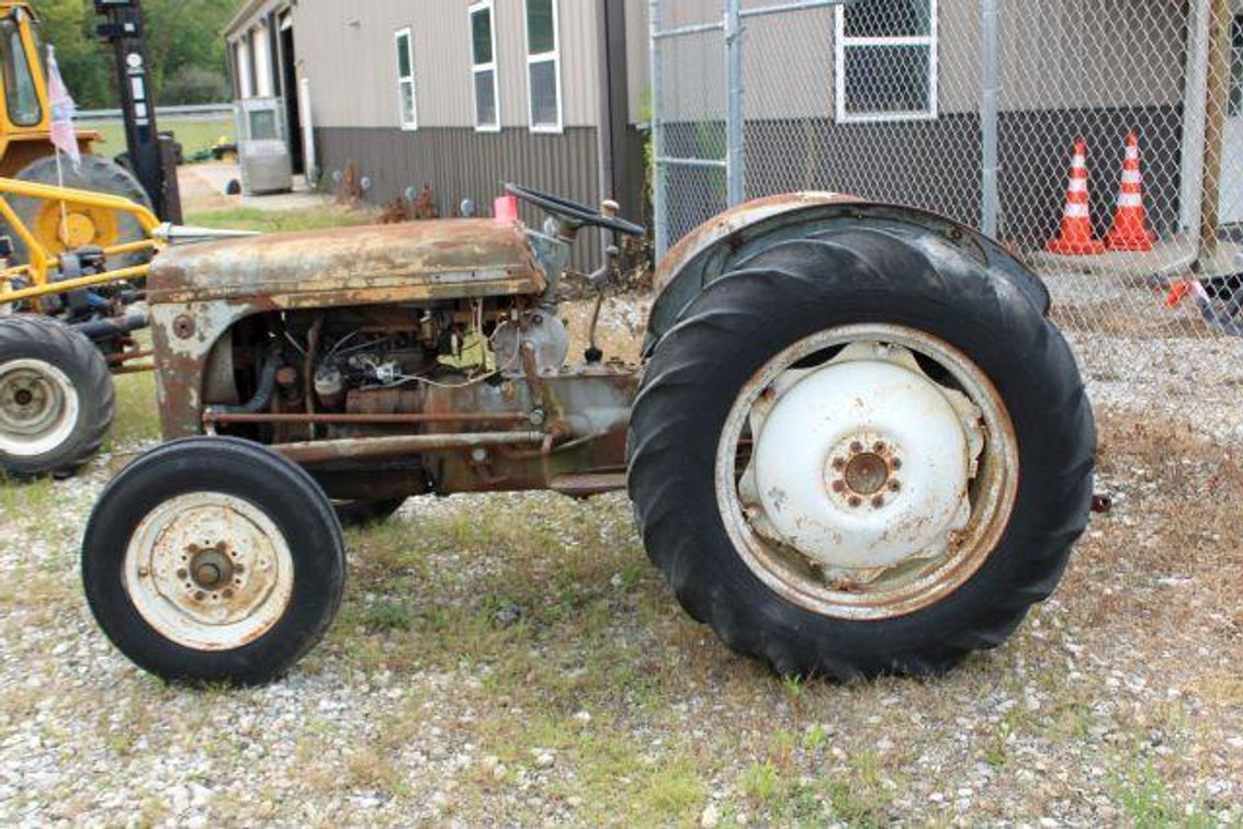 FERGUSON 30 TRACTOR