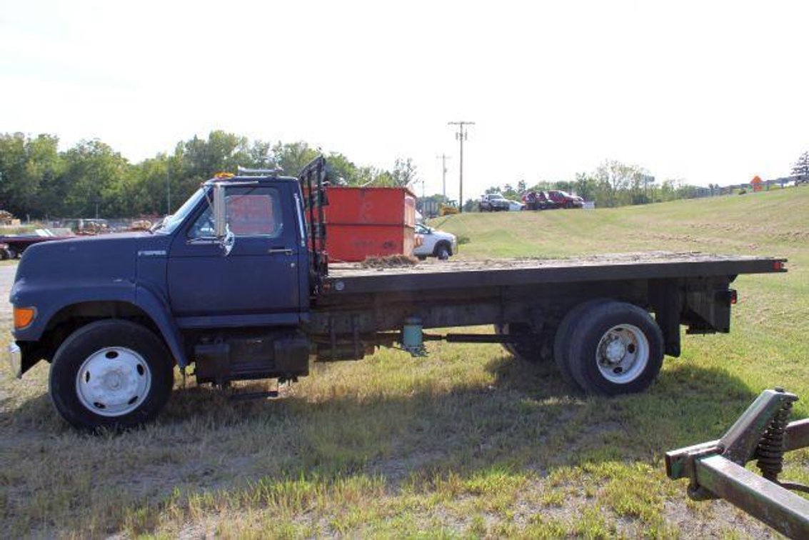 1999 Ford F800 Indiana Title Truck, VIN # 3FEWF8018XMA14680