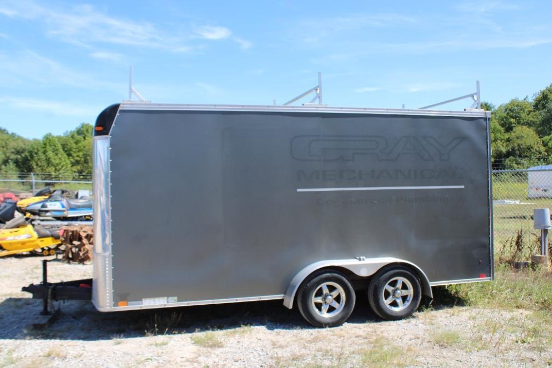UNITED TRAILERS ENCLOSED TRAILER 