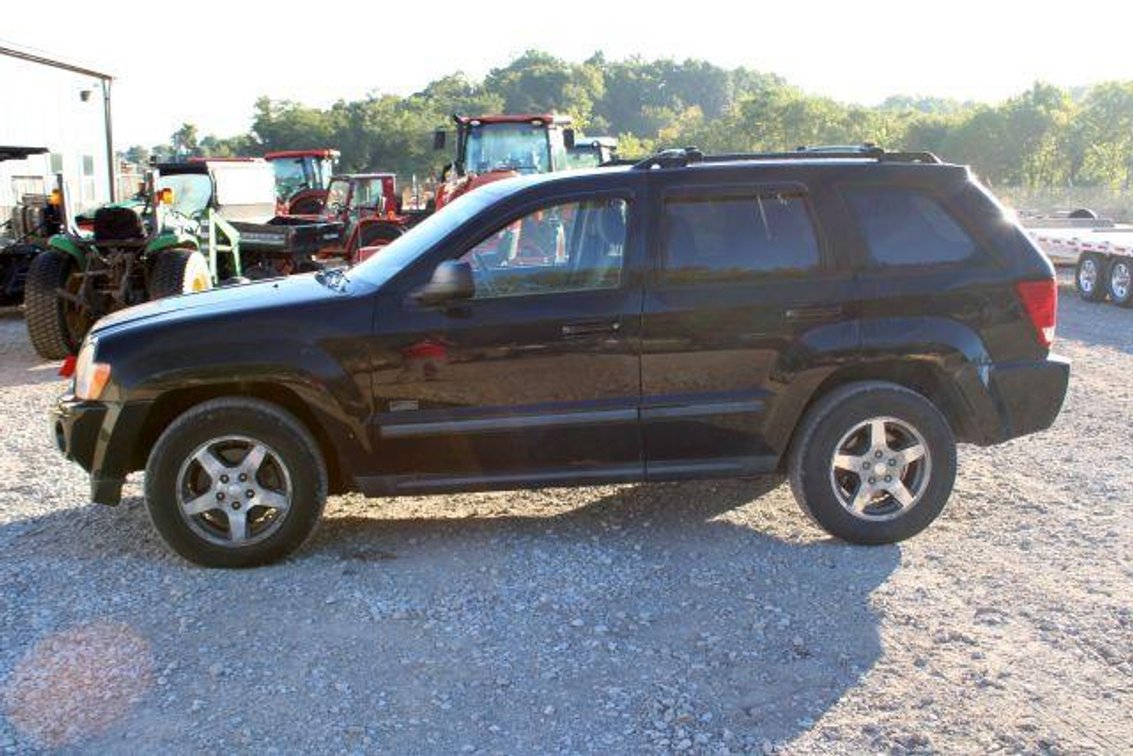2007 Jeep Grand Cherokee Multipurpose Vehicle (MPV), VIN # 1J8GR48KX7C619093