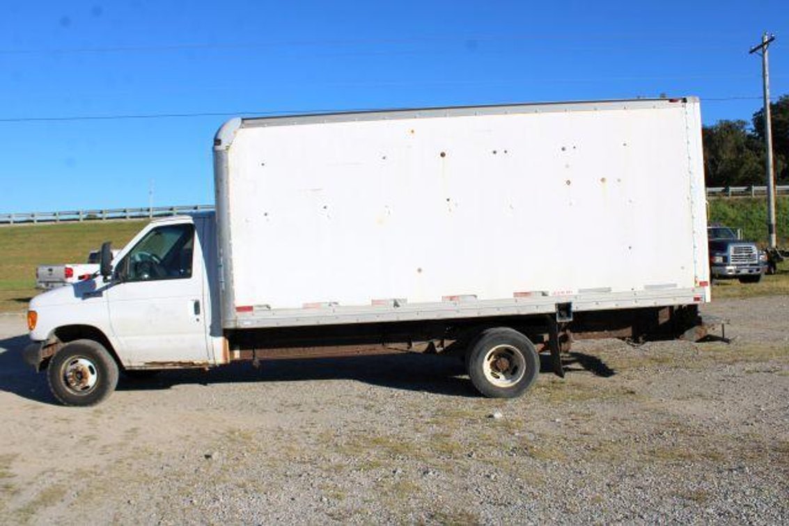 2005 Ford Econoline Van, VIN # 1FDWE35L95HA72125