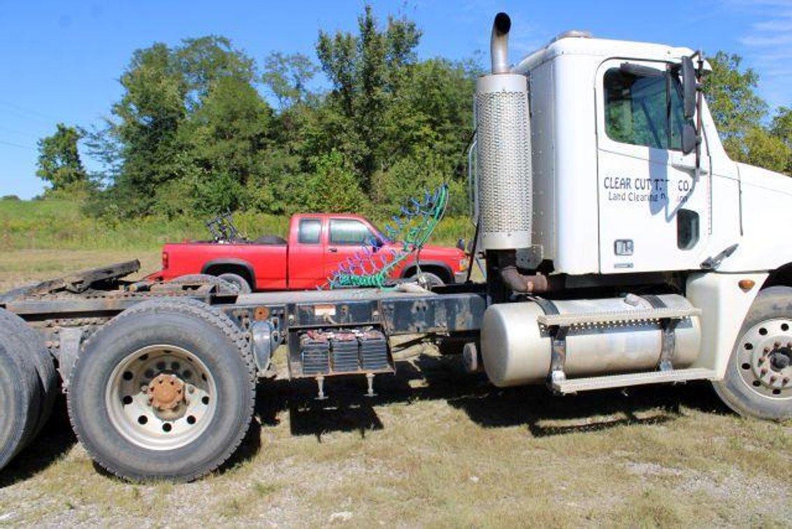 2005 Freightliner Columbia 120 Truck, HEAVY SPEC VIN # 1FUJA6AV85DN75731