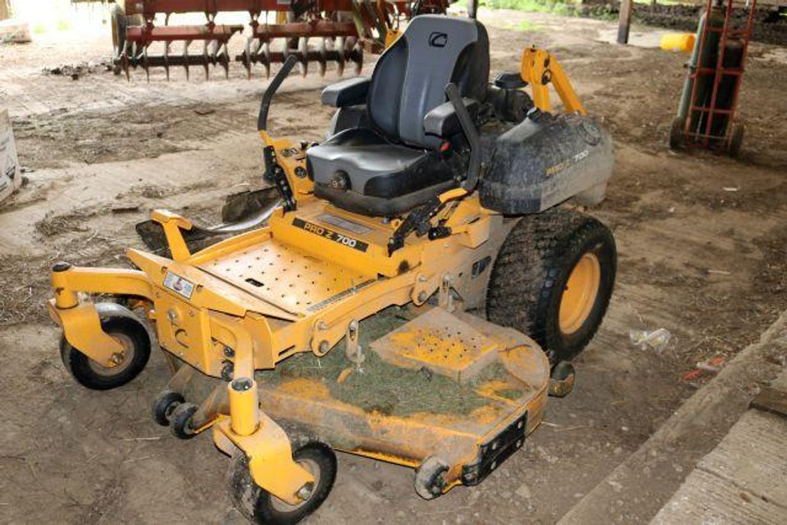 Image for FARM EQUIPMENT-ZERO TURN-CAMPER