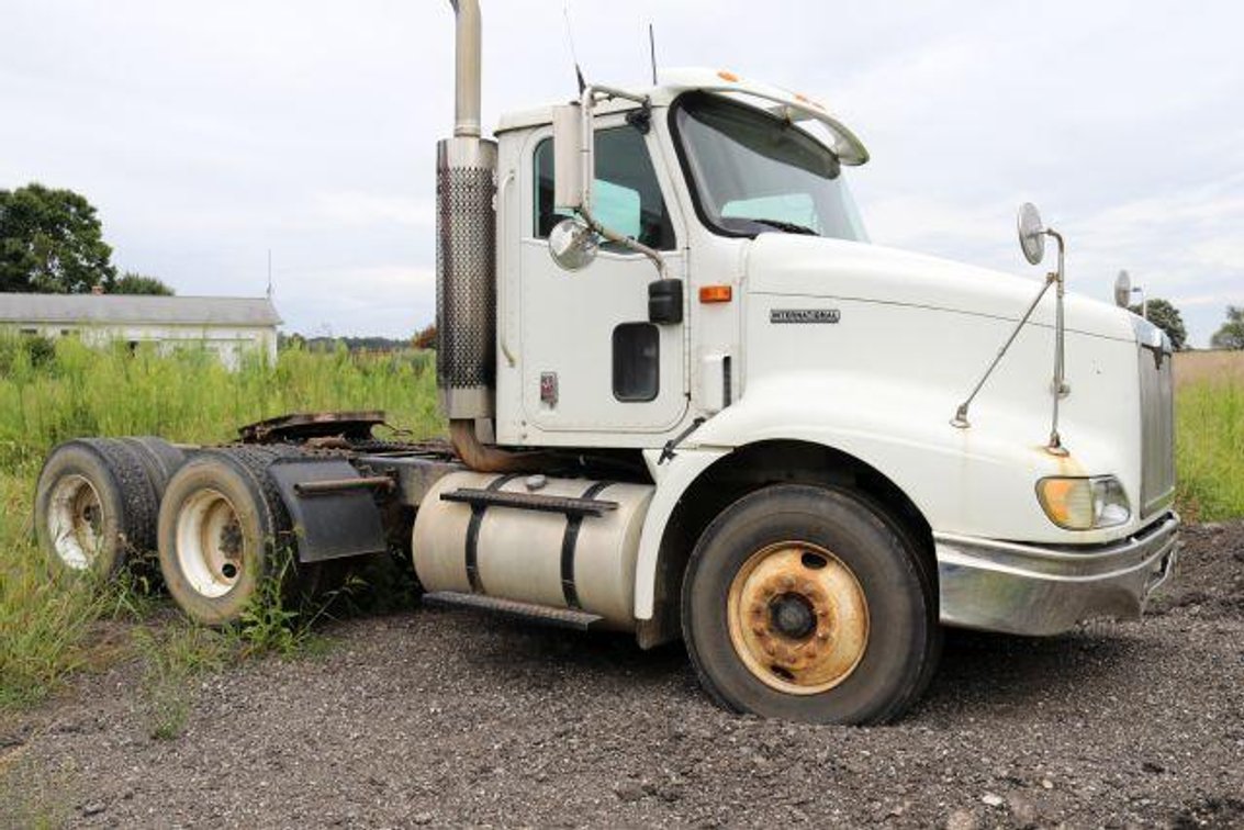 Image for FARM EQUIPMENT-ZERO TURN-CAMPER