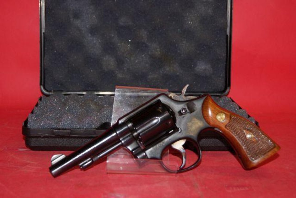 SMITH & WESSON MODEL 10 .38 SPL REVOLVER