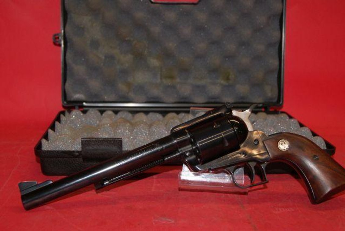 RUGER SUPER BLACKHAWK 44 MAG REVOLVER