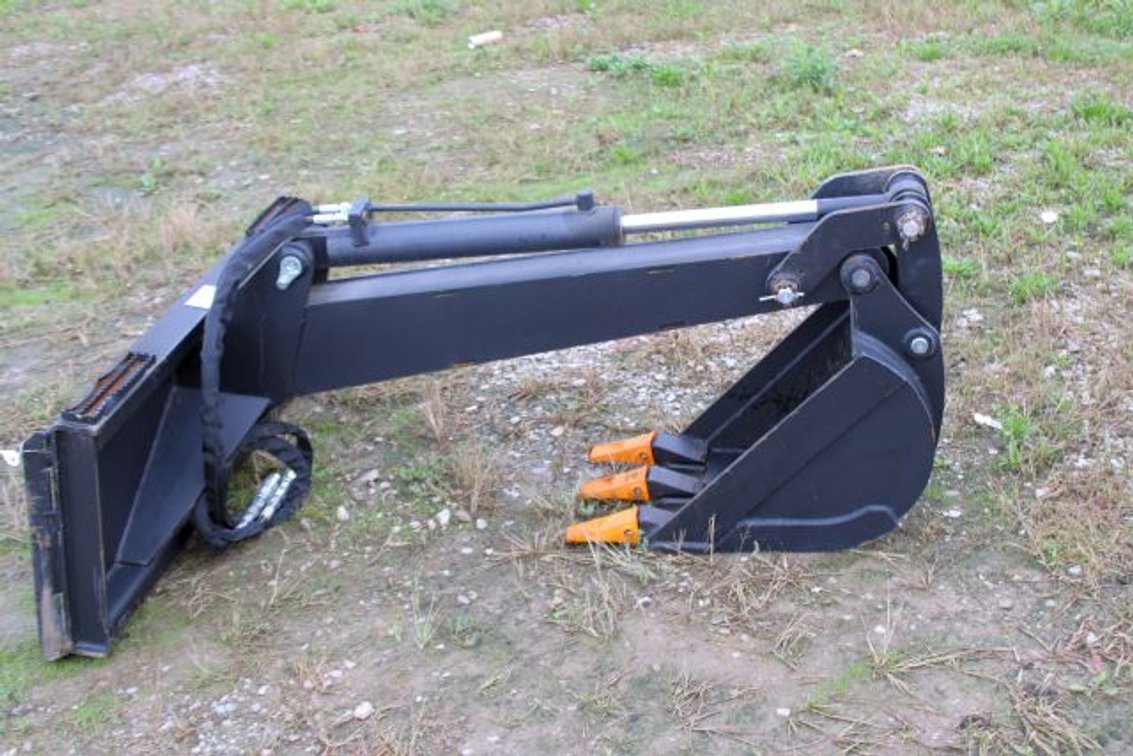 BACK HOE ATTACHMENT