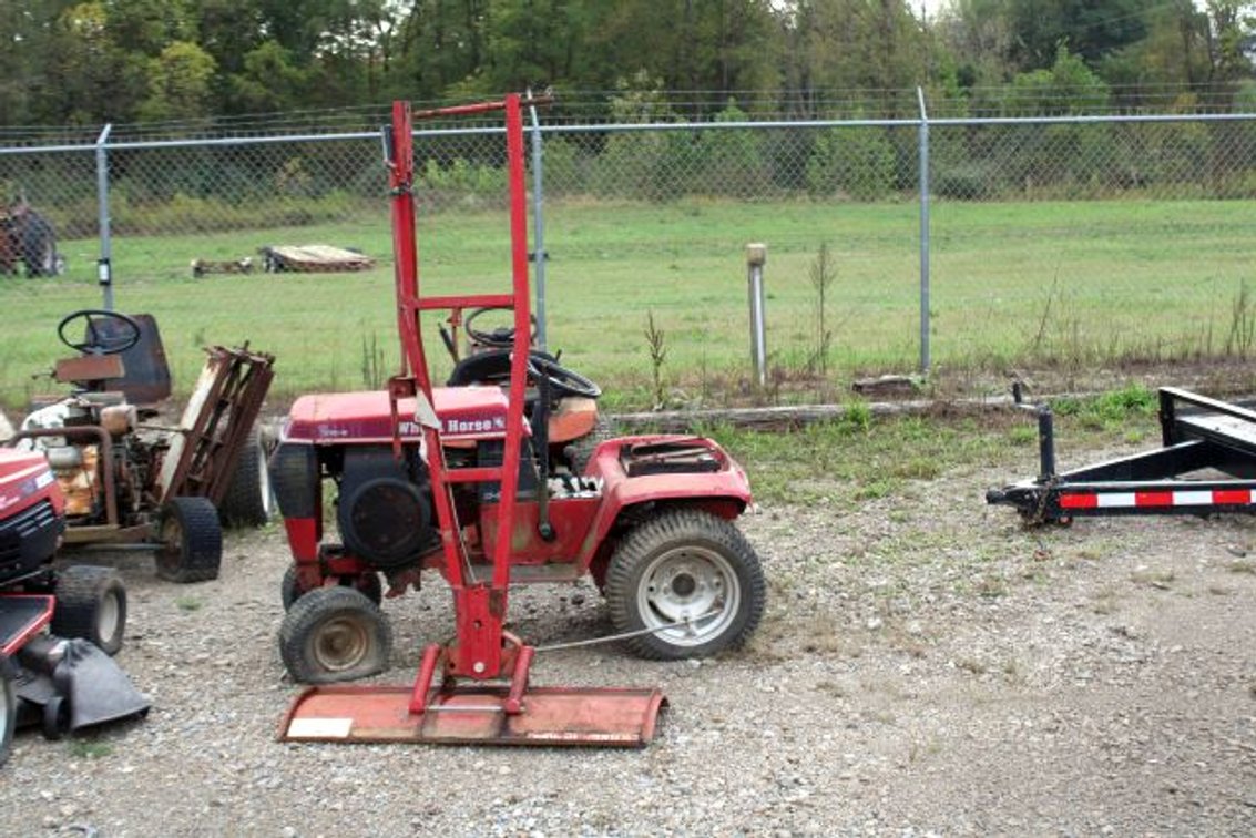 WHEEL HORSE W/ BLADE - NON RUNNING
