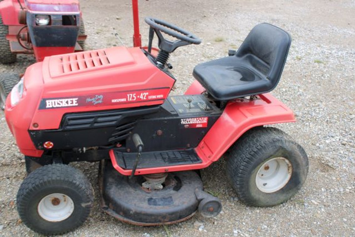 HUSKEE MOWER - NEEDS WORK
