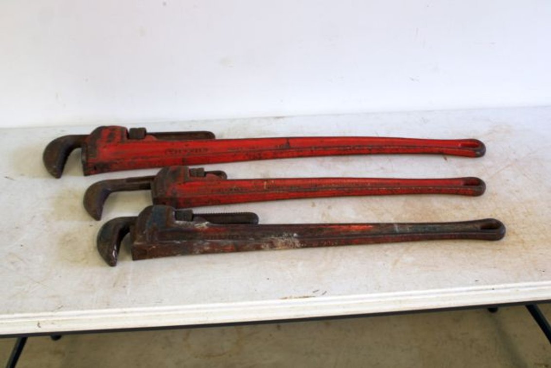 3 PIPE WRENCHES