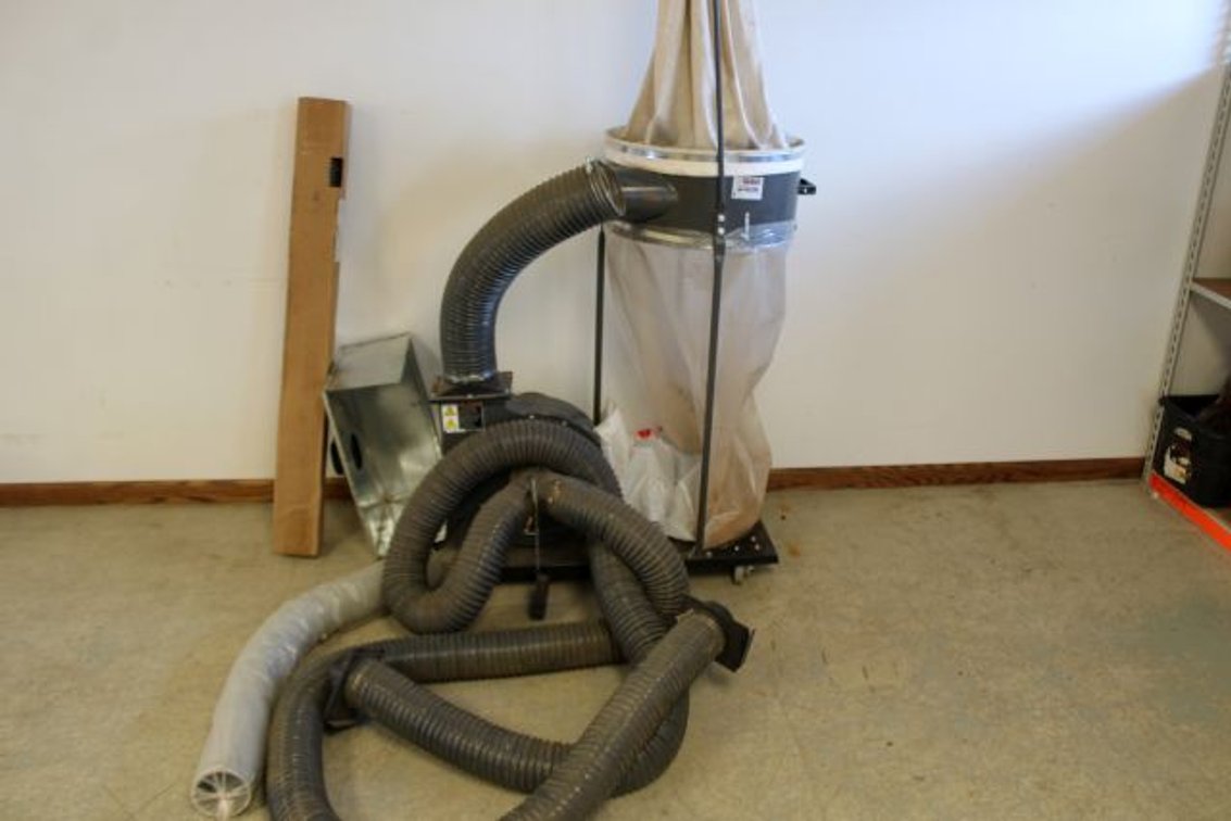 DUST COLLECTOR