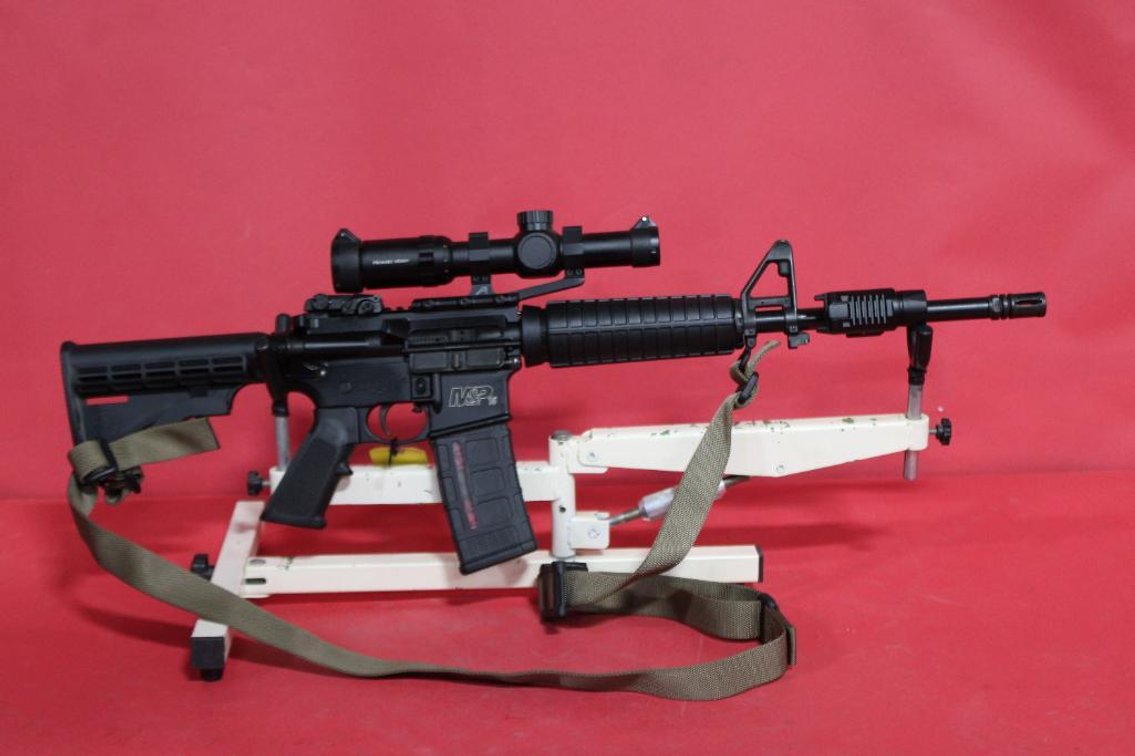 S&W M&P-15 5.56 RIFLE