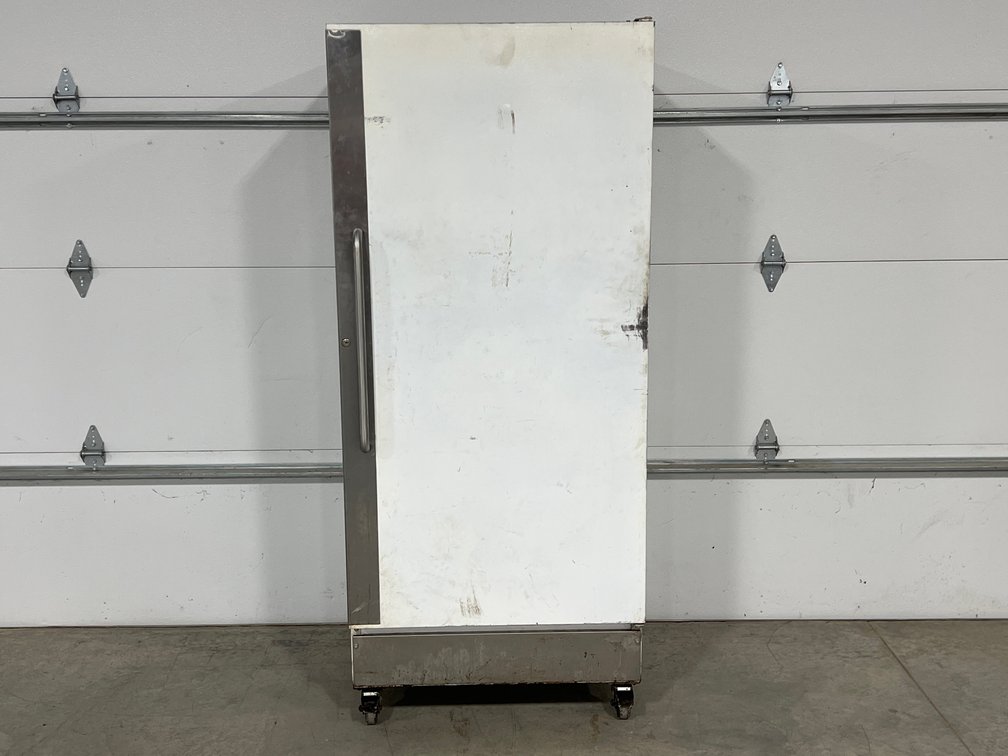 COMMERCIAL FRIDGE