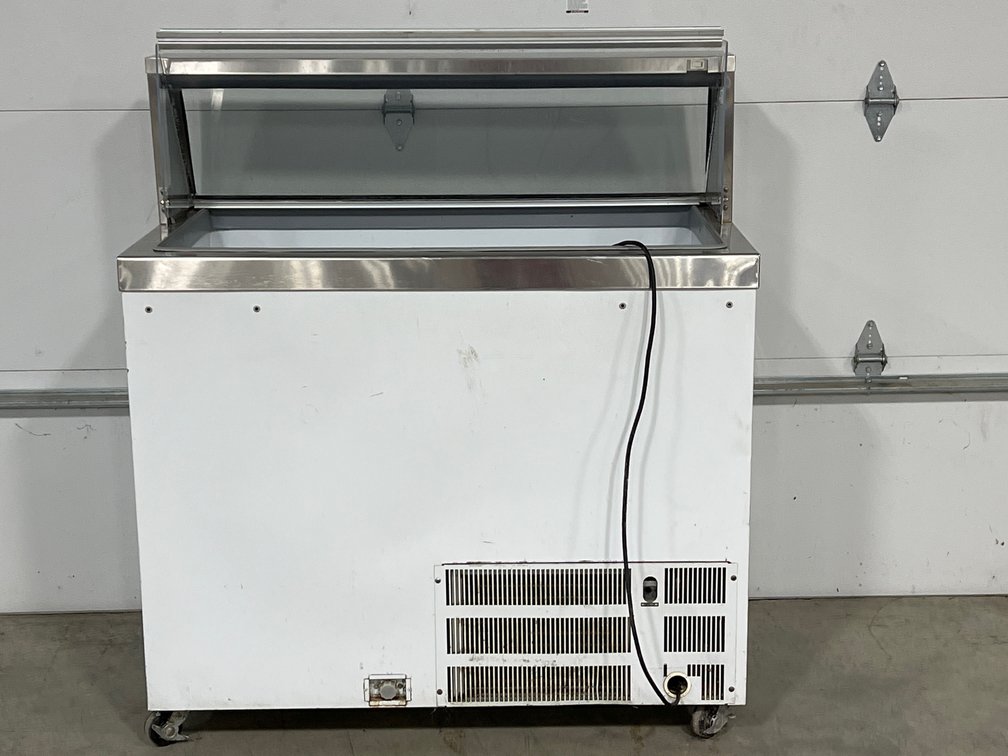 MASTER BILT ICE CREAM DIPPING CABINET