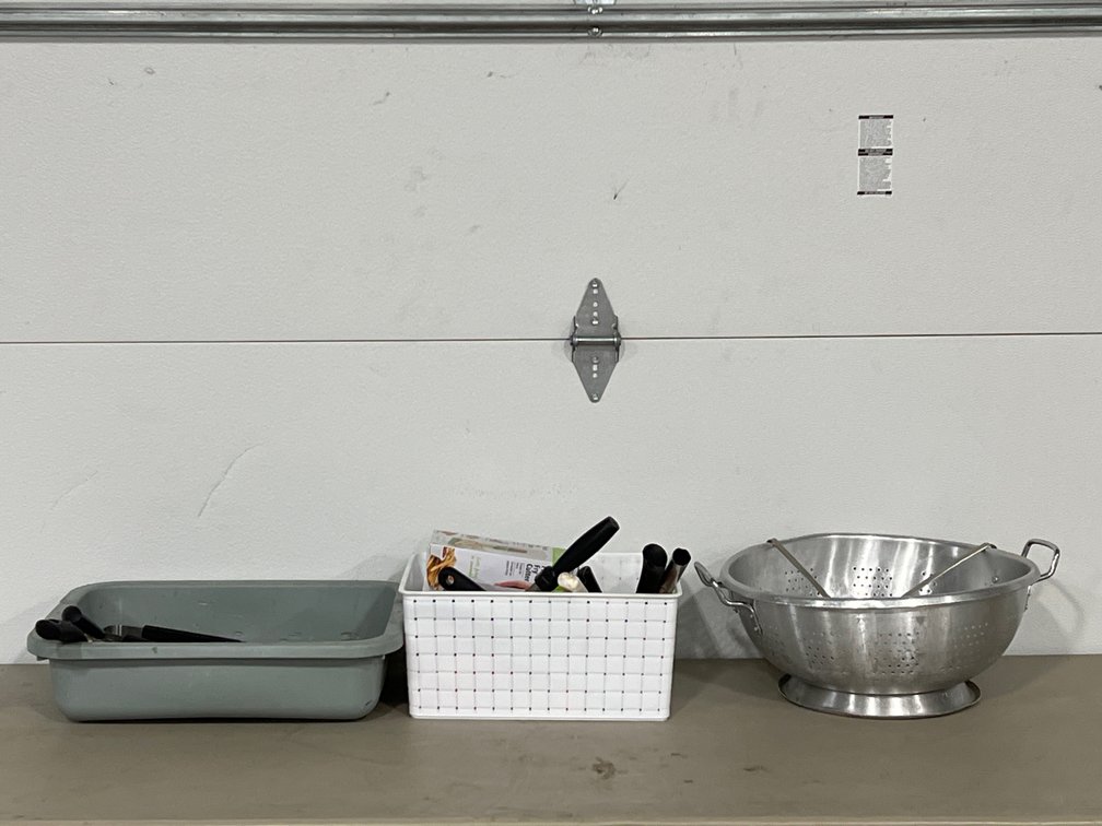 COMMERCIAL UTENSILS 