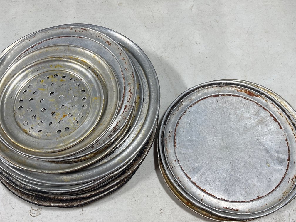 PIZZA PANS 