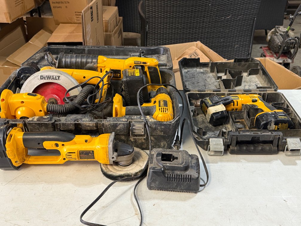 DEWALT CORDLESS POWER TOOLS