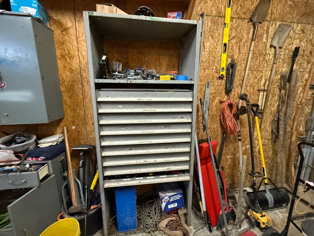 BOLT BIN W/ CONTENTS 