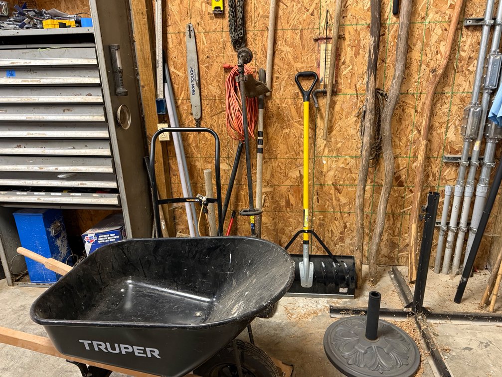 WHEEL BARROW, LONG HANDLES
