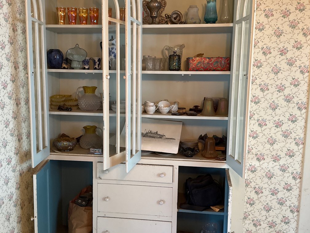 COLLECTIBLE GLASSWARE AND MORE